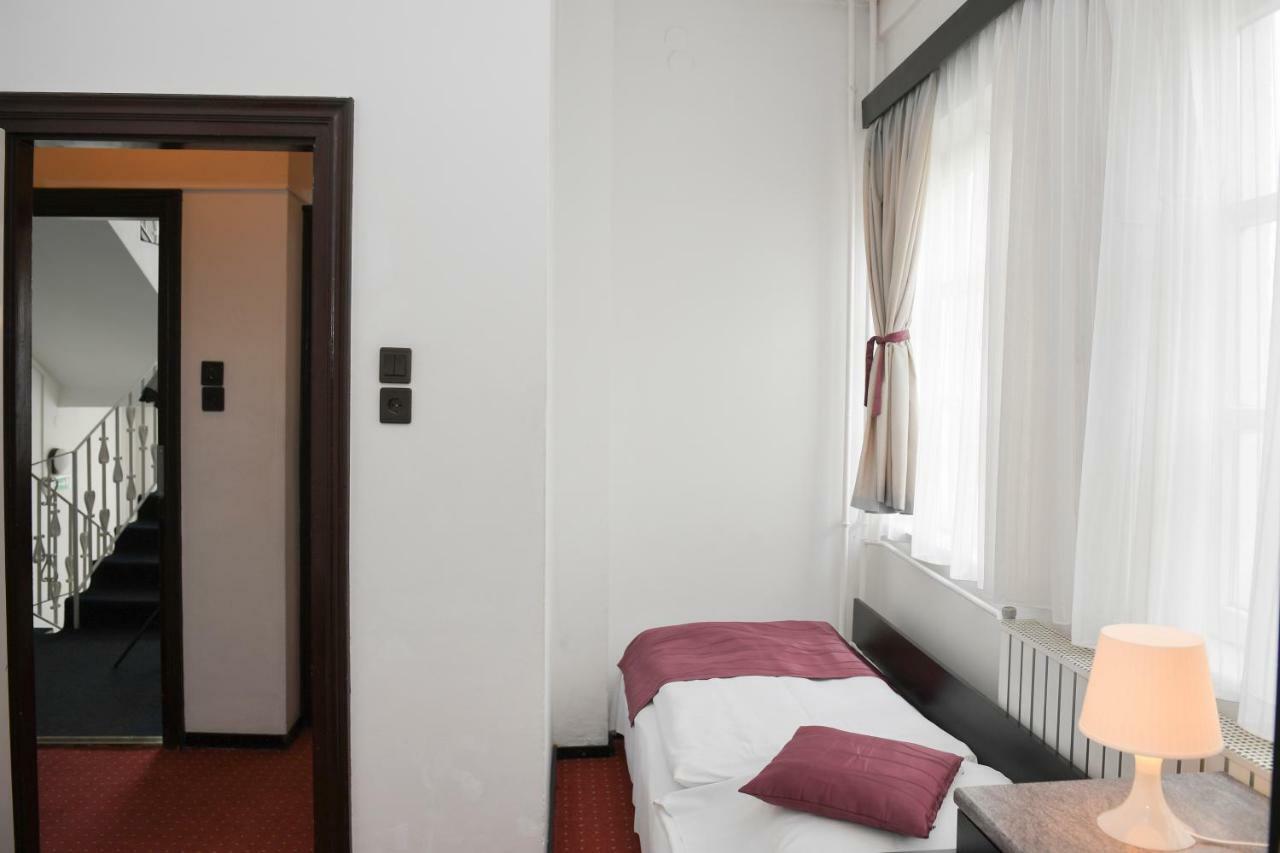 Budai Hotel Budapest Exterior photo